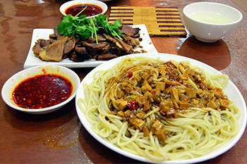 Yellow noodle with donkey meat