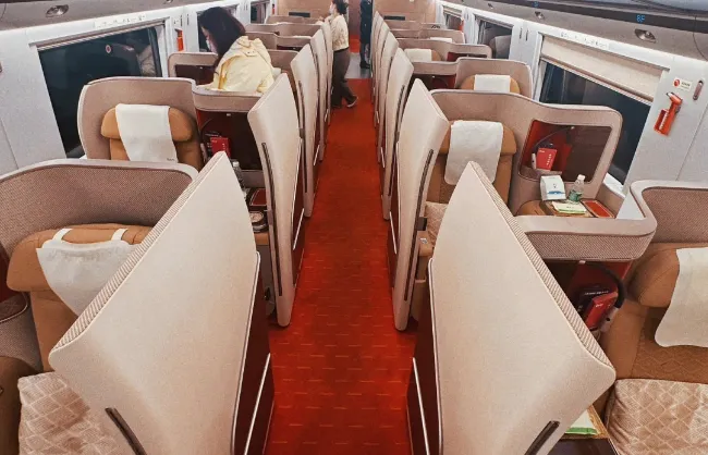 Business class seats on intelligent high-speed trains - China Xian Tour: Private & Tailor-Made China Tours Business class seats on intelligent high-speed trains