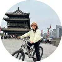 china-tour-guide-sasha-xian-city-wall-round - China Xian Tour: Private & Tailor-Made China Tours Best China local tour guide - Sasha