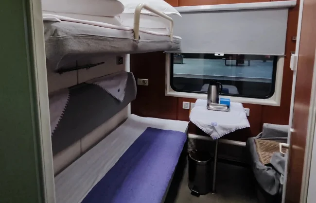 Deluxe Soft Sleepers on Normal trains - China Xian Tour: Private & Tailor-Made China Tours Deluxe Soft Sleepers on Normal trains