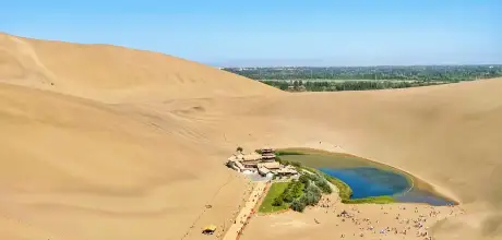 echoing-sand-mountain-and-crescent-lake-silk-road