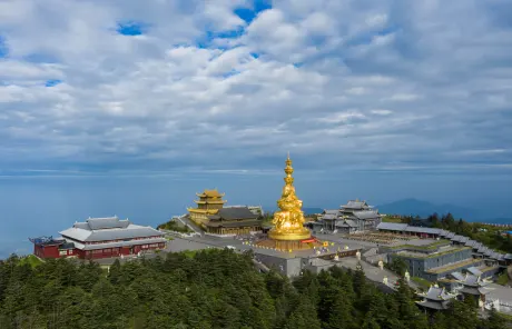 Chengdu and Chongqing tour package with Mount Emei