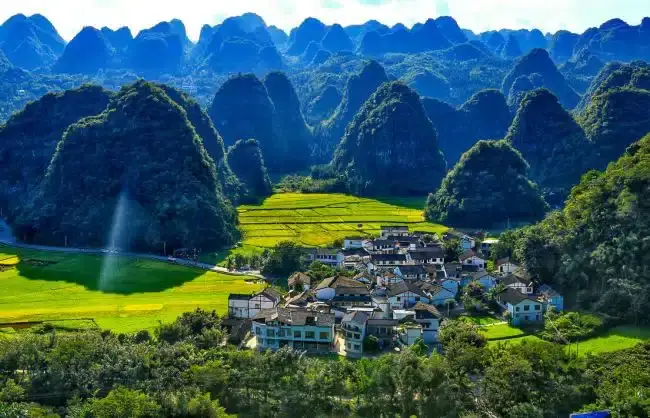 Guizhou-Wanfenglin - China Xian Tour: Private & Tailor-Made China Tours Guizhou Wanfenglin