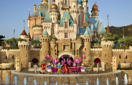 Hong Kong family tour to Disneyland Resort