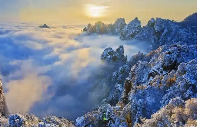 Huangshan-Mountain-in-Winter - China Xian Tour: Private & Tailor-Made China Tours Huangshan Mountain in Winter