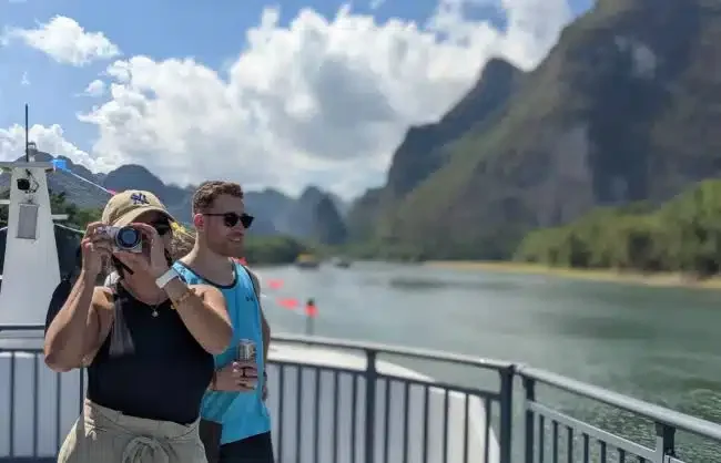 Li-River-Cruise-Guests - China Xian Tour: Private & Tailor-Made China Tours Guilin Li River Cruise