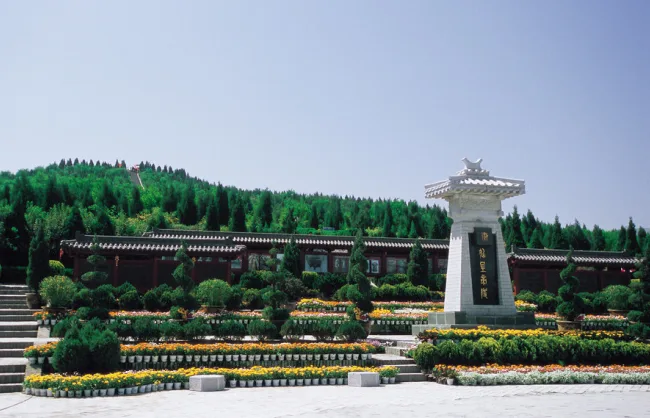 Xian Mausoleum of Emperor Qinshihuang - China Xian Tour: Private & Tailor-Made China Tours Mausoleum of Emperor Qinshihuang