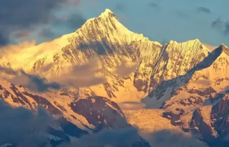meili-snow-mountain-sunrise - China Xian Tour: Private & Tailor-Made China Tours Travel to Meili Snow Mountain in Shangri-La Yunnan China