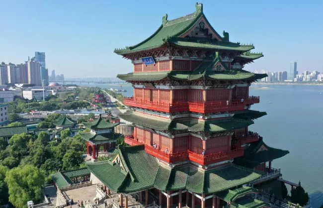 Nanchang Tengwang Pavilion - China Xian Tour: Private & Tailor-Made China Tours Nanchang Tengwang Pavilion