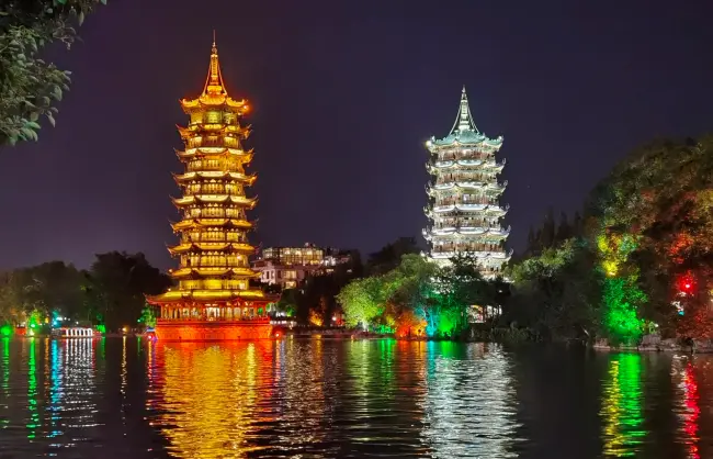 Night view along Two Rivers and Four Lakes in Guilin - China Xian Tour: Private & Tailor-Made China Tours Night view along Two Rivers and Four Lakes in Guilin tours