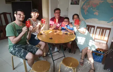 paper-cutting-experience-china