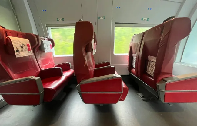 Superior class seats on high-speed trains - China Xian Tour: Private & Tailor-Made China Tours Superior class seats on high-speed trains