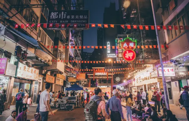 10 Best Hong Kong Markets for Shopping and Food