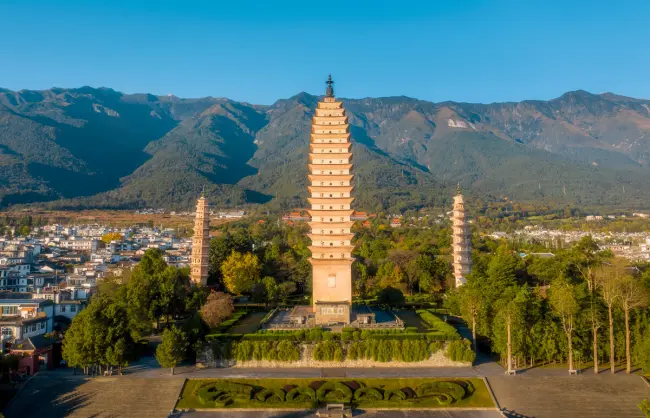 Three Pagodas in Dali - China Xian Tour: Private & Tailor-Made China Tours Three Pagodas in Dali