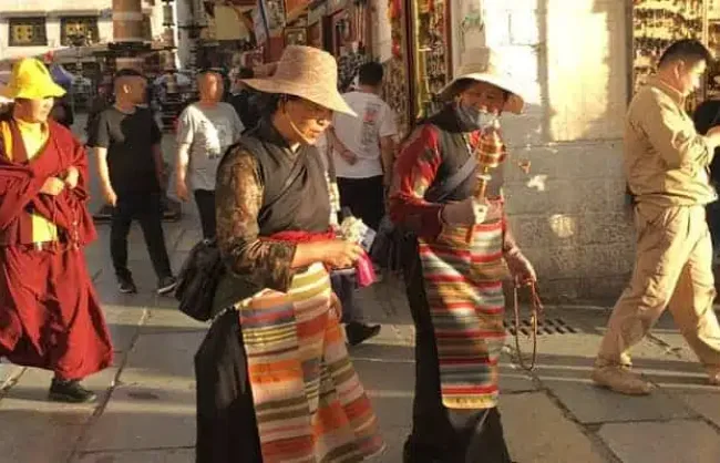 Tibet-People - China Xian Tour: Private & Tailor-Made China Tours Tibet people