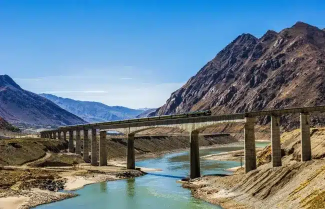 Tibet Yarlung Zangbo River - China Xian Tour: Private & Tailor-Made China Tours Tibet Yarlung Zangbo River