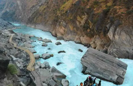 Tiger Leaping Gorge hiking