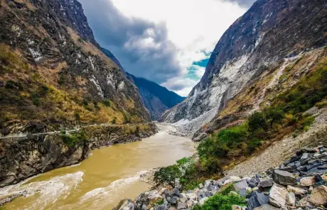 tiger-leaping-gorgewebp - China Xian Tour: Private & Tailor-Made China Tours Yunnan hiking trip to Tiger Leaping Gorge