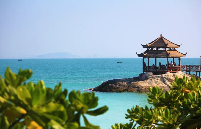 Come to Sanya to Enjoy Sun, Sand, Sea and Fun Water Activities