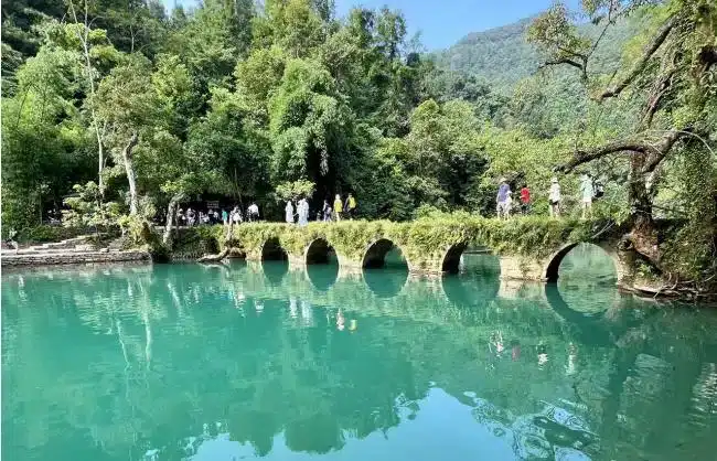 Xiaoqikong Scenic Area Guizhou - China Xian Tour: Private & Tailor-Made China Tours Xiaoqikong Scenic Area Guizhou