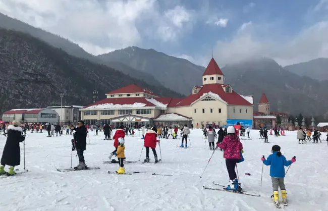 Xiling Snow Mountain Ski Resort