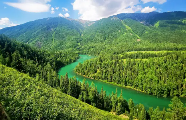 Xinjiang Kanas Moon Bay - China Xian Tour: Private & Tailor-Made China Tours Xinjiang Kanas Moon Bay