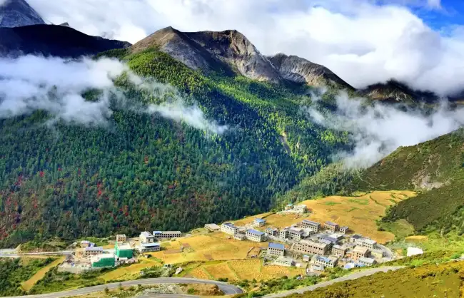 Yading Village in Daocheng - China Xian Tour: Private & Tailor-Made China Tours Yading Village in Daocheng