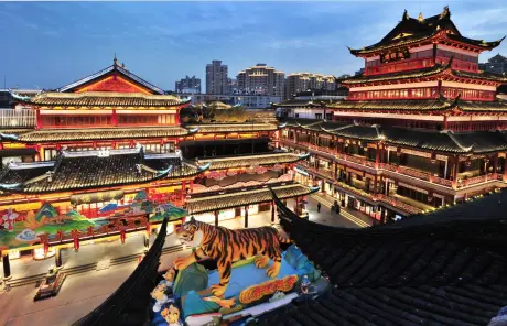 yuyuan-market-shanghai-by-night - China Xian Tour: Private & Tailor-Made China Tours Shanghai tour to Yuyuan Market